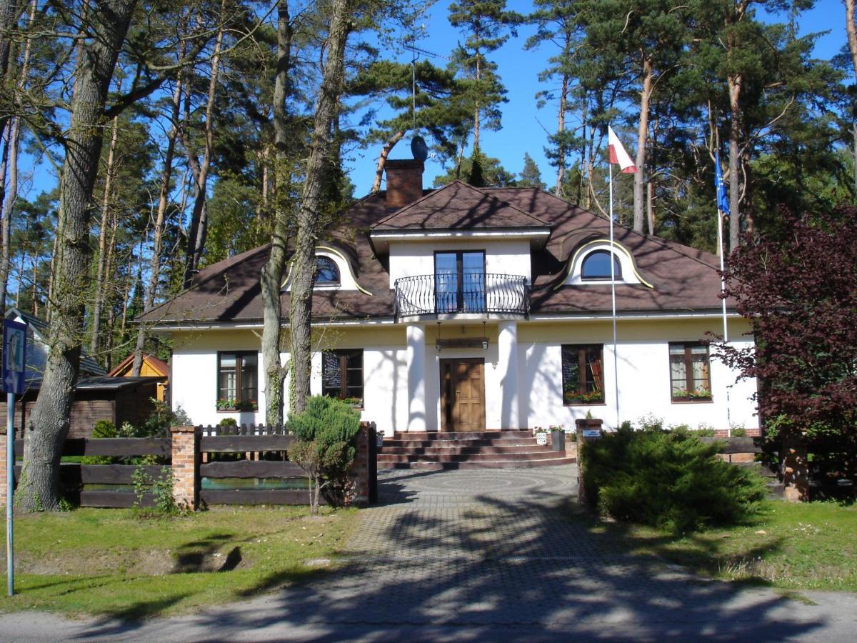 Goscinny Dworek Pobierowo Exteriör bild
